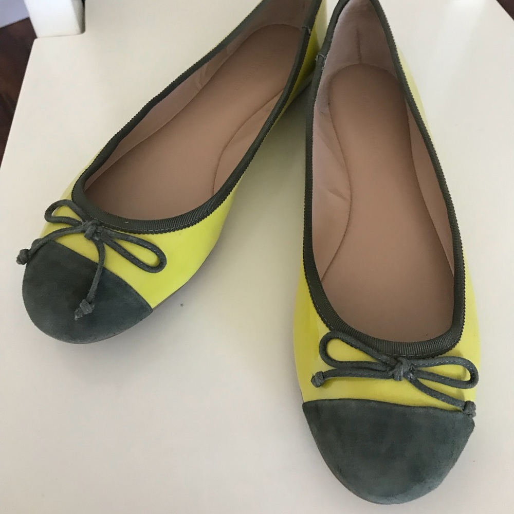 Banana Republic patent leather ballerina flats